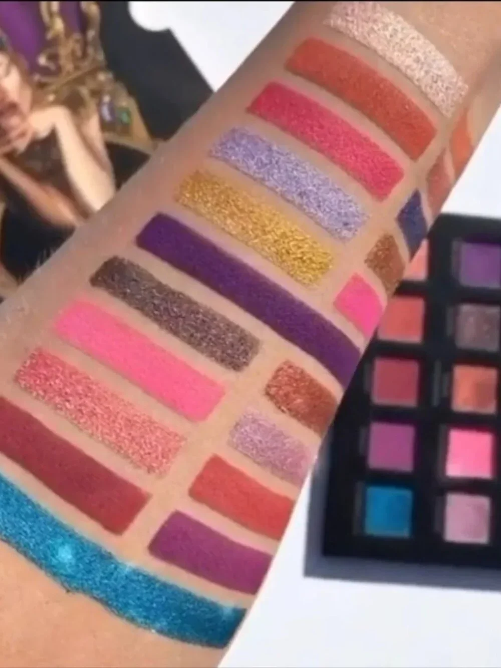 ELOISE 'The Queen' Eyeshadow Palette - 20 pigments - NWT and NEVER swatched - Picture 2 of 9